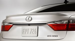 Спойлер оригинал крашенный в цвет кузова для LEXUS ES350/ ES 300H (2013-)